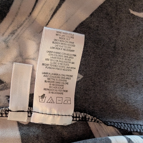 Karl Lagerfeld Sleeveless Black And White Floral Blouse, Crew Neck Size M - Picture 5 of 8